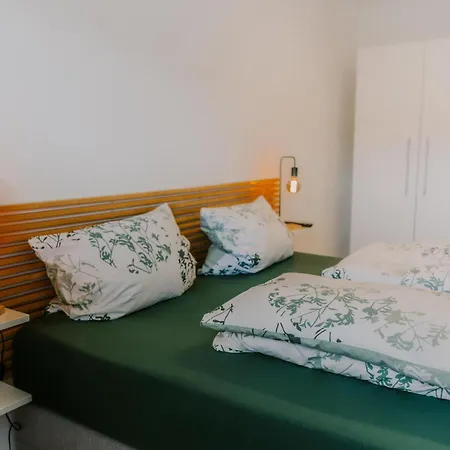 Bergnest Apartment *